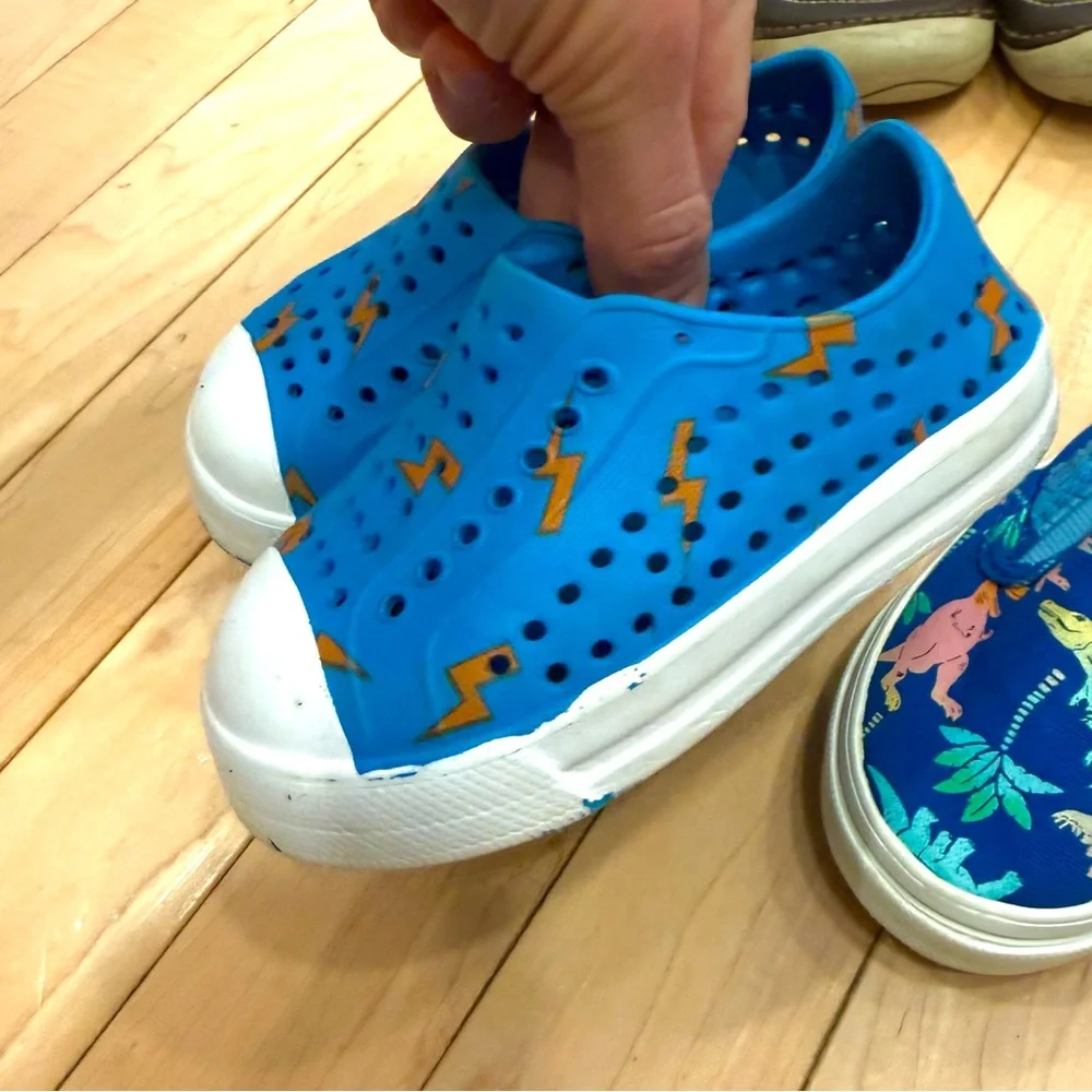 Native Jefferson Like Shoes Sz 5 Little Kids- Native like, Croc like, Easter